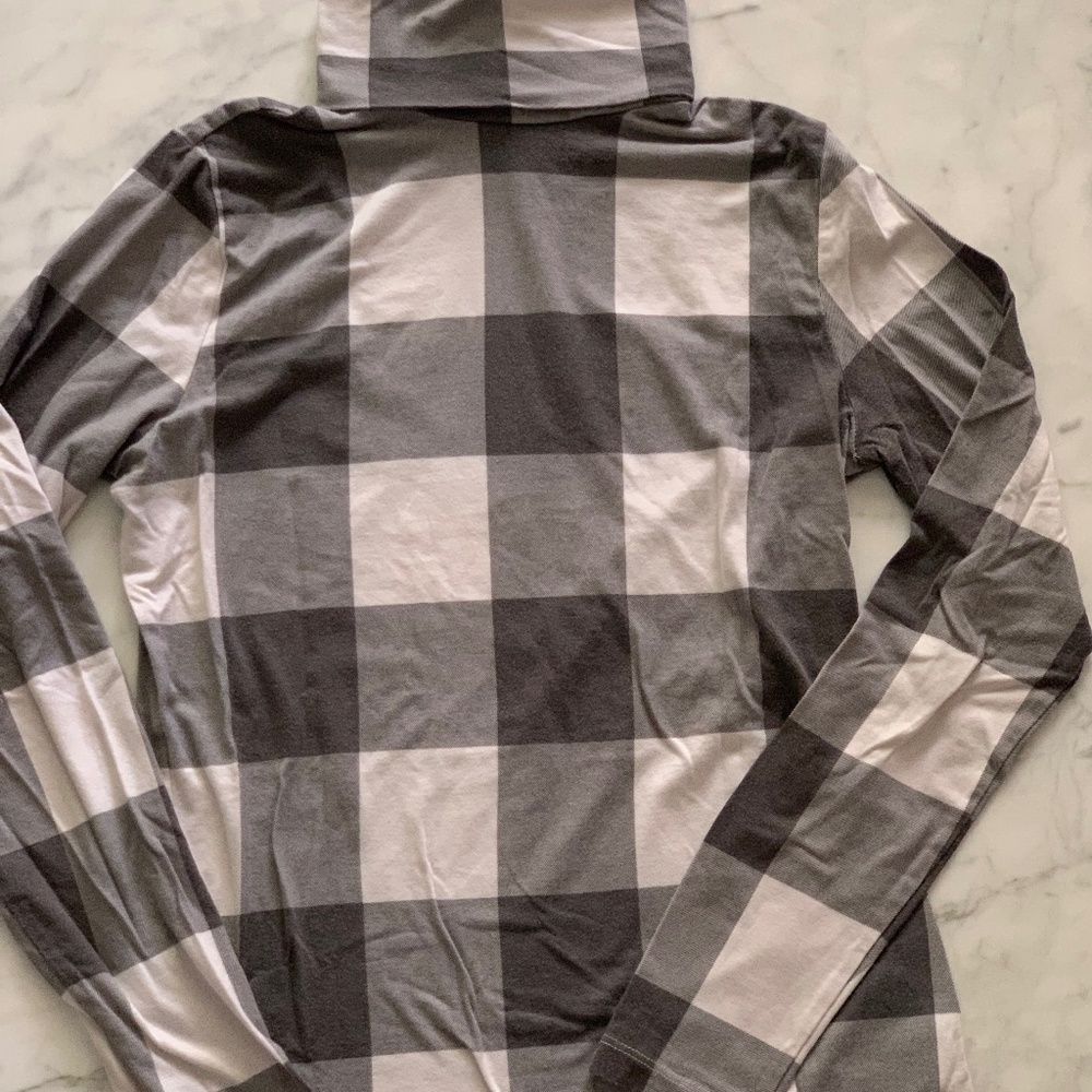 Buffalo Check Turtleneck - 🌸3/$30🌸